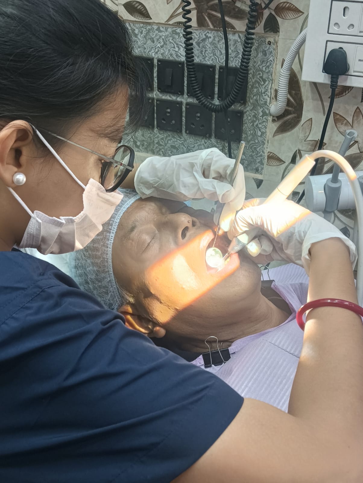 Scaling and Bleaching – The secret to Healthy and Confident Smile.